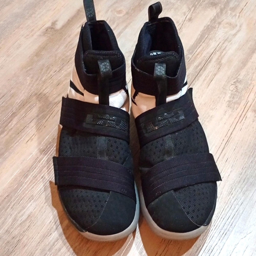 Nike men's shoes